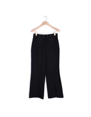 Pantalon à ceinture ornée de studs suggérées chez